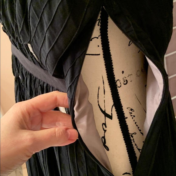 Ellie Tahari lingerie inspired dress - Picture 5 of 11